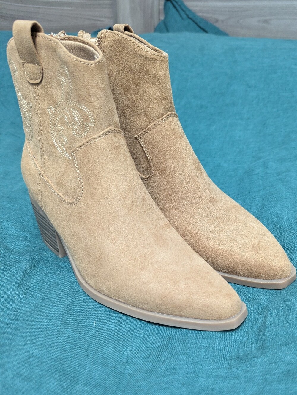 Old Navy Faux Suede Western Ankle Boots | Size 6